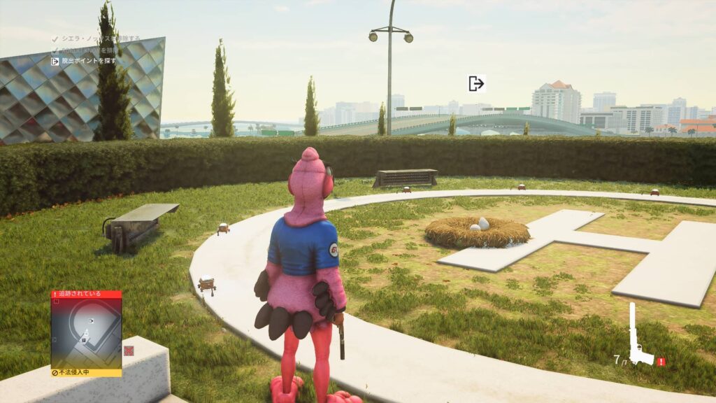 ヒットマン2のマイアミステージでフラミングのマスコット着ぐるみを着用した47の画像。隠し脱出ルート。